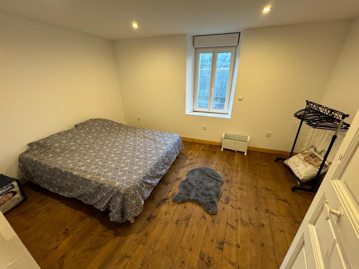 Charmant Grand Appartement Serdinya Esterno foto