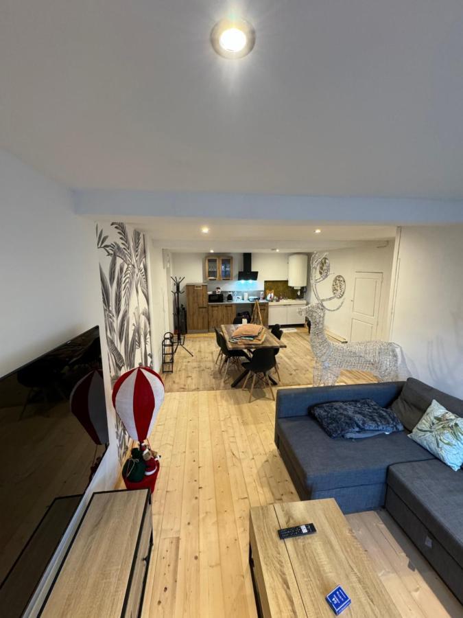 Charmant Grand Appartement Serdinya Esterno foto